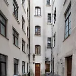 Old Smilsu Street Quiet One Bedroom Daire Riga