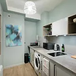 Old Smilsu Street Quiet One Bedroom 리가